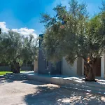 Lefkas Vila *