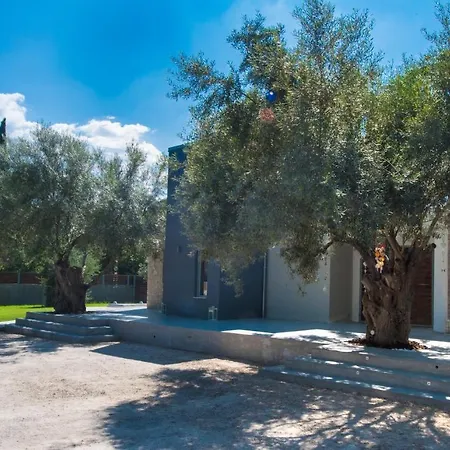 Lefkas Villa *